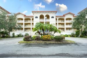 7702 LAKE VISTA COURT, LAKEWOOD RANCH, FL 34202 - MLS#MFRA4675035