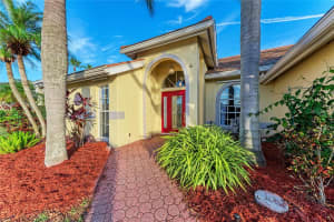 7207 38TH COURT, SARASOTA, FL 34243 - MLS#MFRA4675040