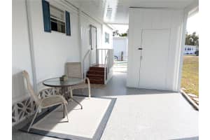 215 WILLOW OAK LANE, SARASOTA, FL 34237 - MLS#MFRA4675049