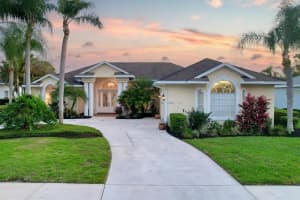 9910 LAUREL VALLEY AVENUE CIRCLE, BRADENTON, FL 34202 - MLS#MFRA4675105