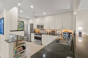 1633 BOATHOUSE CIRCLE, SARASOTA, FL 34231 - MLS#MFRA4675262