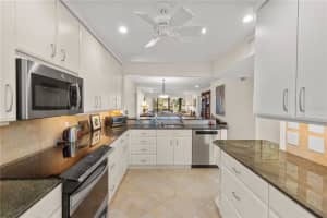 1633 BOATHOUSE CIRCLE, SARASOTA, FL 34231 - MLS#MFRA4675262