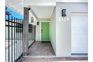 2424 WHIPPOORWILL CIRCLE, SARASOTA, FL 34231 - MLS#MFRA4675305