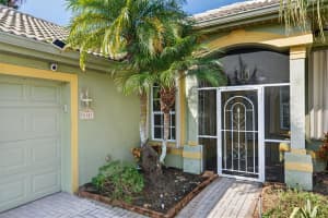 5121 FLAGSTONE DRIVE, SARASOTA, FL 34238 - MLS#MFRA4675325