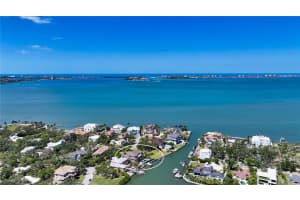 975 WHITAKERS LANE, SARASOTA, FL 34236 - MLS#MFRA4675380