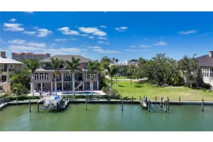 975 WHITAKERS LANE, SARASOTA, FL 34236 - MLS#MFRA4675380