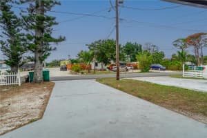 985 LIBERTY STREET, ENGLEWOOD, FL 34223 - MLS#MFRA4675445