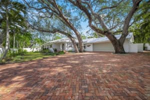 3331 OLD OAK DRIVE, SARASOTA, FL 34239 - MLS#MFRA4675449