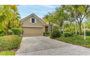 6715 PEBBLE BEACH WAY, LAKEWOOD RANCH, FL 34202 - MLS#MFRA4675484
