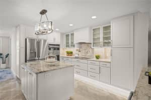 5880 MIDNIGHT PASS ROAD, SARASOTA, FL 34242 - MLS#MFRA4675557