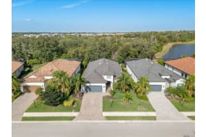 16717 BWANA PLACE, LAKEWOOD RANCH, FL 34211 - MLS#MFRA4675580