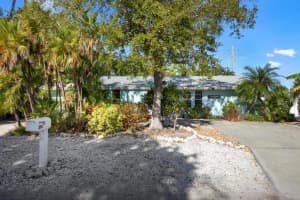 314 61ST STREET, HOLMES BEACH, FL 34217 - MLS#MFRA4675614