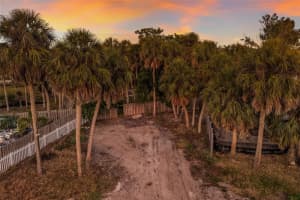 130 N BLVD OF THE PRESIDENTS, SARASOTA, FL 34236 - MLS#MFRA4675641