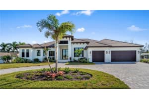 7125 Westmoreland Dr, SARASOTA