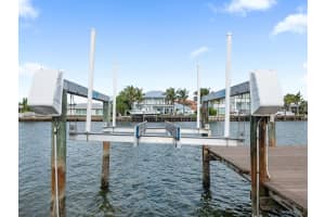 34 SEASIDE COURT, HOLMES BEACH, FL 34217 - MLS#MFRA4675697