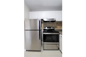 3001 BEE RIDGE ROAD, SARASOTA, FL 34239 - MLS#MFRA4675722