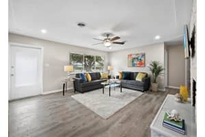 2417 PARSON LANE, SARASOTA, FL 34239 - MLS#MFRA4675748