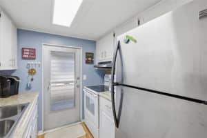 5619 BAYSHORE ROAD, PALMETTO, FL 34221 - MLS#MFRA4675812