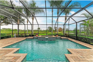 7423 LAKE FOREST GLEN, LAKEWOOD RANCH, FL 34202 - MLS#MFRA4675897