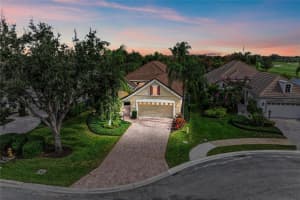 7423 LAKE FOREST GLEN, LAKEWOOD RANCH, FL 34202 - MLS#MFRA4675897