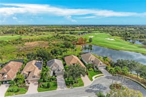 7423 LAKE FOREST GLEN, LAKEWOOD RANCH, FL 34202 - MLS#MFRA4675897