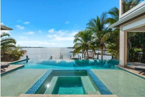 511 BAYVIEW DRIVE, HOLMES BEACH, FL 34217 - MLS#MFRA4675904