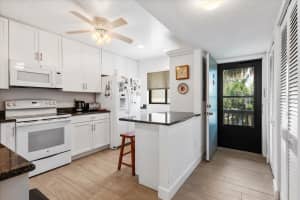 1519 PELICAN POINT DRIVE, SARASOTA, FL 34231 - MLS#MFRA4675959