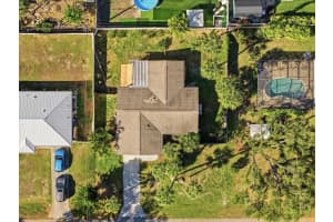 330 FALKLAND ROAD, VENICE, FL 34293 Sold 02/12/26