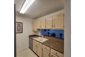 4028 CROCKERS LAKE BOULEVARD, SARASOTA, FL 34238 - MLS#MFRA4676285