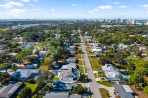 2576 WOOD STREET, SARASOTA, FL 34237 - MLS#MFRA4676383