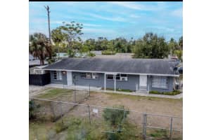 1110 HIGHLAND STREET, SARASOTA, FL 34234 - MLS#MFRA4676450