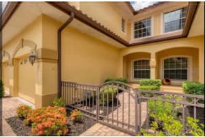 8261 MIRAMAR WAY, LAKEWOOD RANCH, FL 34202 - MLS#MFRA4676480