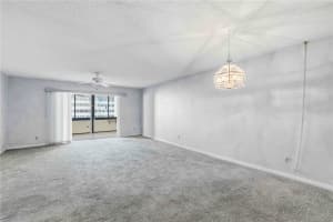 1055 PEPPERTREE DRIVE, SARASOTA, FL 34242 - MLS#MFRA4676531