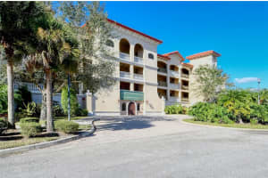 7718 LAKE VISTA COURT, LAKEWOOD RANCH, FL 34202 - MLS#MFRA4676614