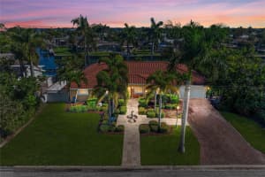 608 HAMPSHIRE LANE, HOLMES BEACH, FL 34217 - MLS#MFRA4676809