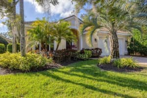 8404 ABINGDON COURT, UNIVERSITY PARK, FL 34201 - MLS#MFRA4676832