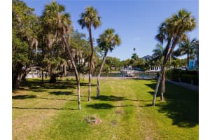 955 WHITAKERS LANE, SARASOTA, FL 34236 - MLS#MFRA4676924