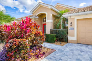 6163 PALOMINO CIRCLE, BRADENTON, FL 34201 - MLS#MFRA4676930