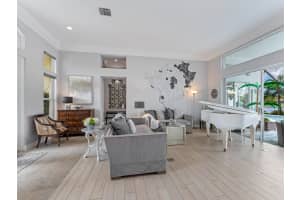 8687 WOODBRIAR DRIVE, SARASOTA, FL 34238 - MLS#MFRA4677032