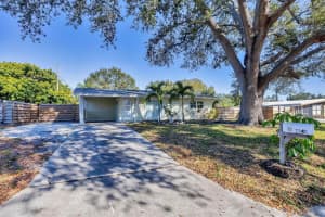 2945 MICHIGAN STREET, SARASOTA, FL 34237 - MLS#MFRA4677080