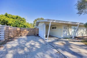 2945 MICHIGAN STREET, SARASOTA, FL 34237 - MLS#MFRA4677080