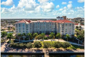 808 3rd Ave W #402, BRADENTON