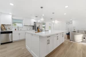 121 SANDHURST DRIVE, VENICE, FL 34293 - MLS#MFRA4677151