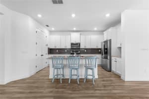 7322 34TH COURT, SARASOTA, FL 34243 - MLS#MFRA4677158