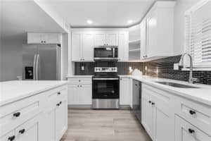 3333 RAMBLEWOOD PLACE, SARASOTA, FL 34237 - MLS#MFRA4677162