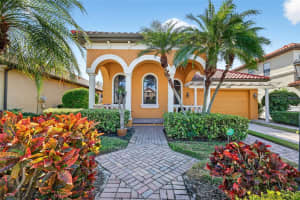 3710 80TH DRIVE, SARASOTA, FL 34243 - MLS#MFRA4677199