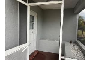 402 FINCHLEY COURT, SUN CITY CENTER, FL 33573 - MLS#MFRA4677265