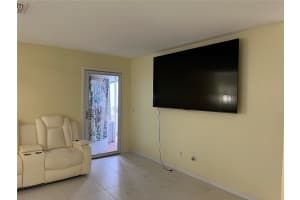 402 FINCHLEY COURT, SUN CITY CENTER, FL 33573 - MLS#MFRA4677265