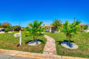 2605 SUNNYBROOK DRIVE, SARASOTA, FL 34239 - MLS#MFRA4677362