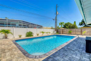 2605 SUNNYBROOK DRIVE, SARASOTA, FL 34239 - MLS#MFRA4677362